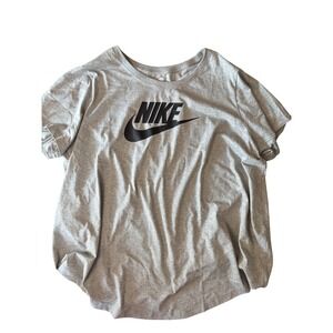 NWOT Nike The Nike Tee Women's size 3x in Grey with a Black logo